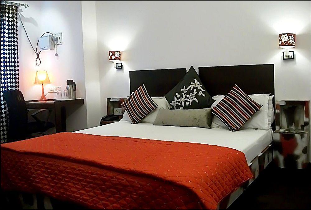 Fabhotel Prime Sarin Inn Heritage Varanasi Exterior photo