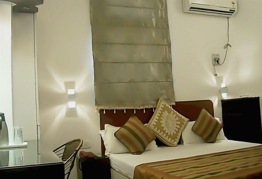 Fabhotel Prime Sarin Inn Heritage Varanasi Exterior photo