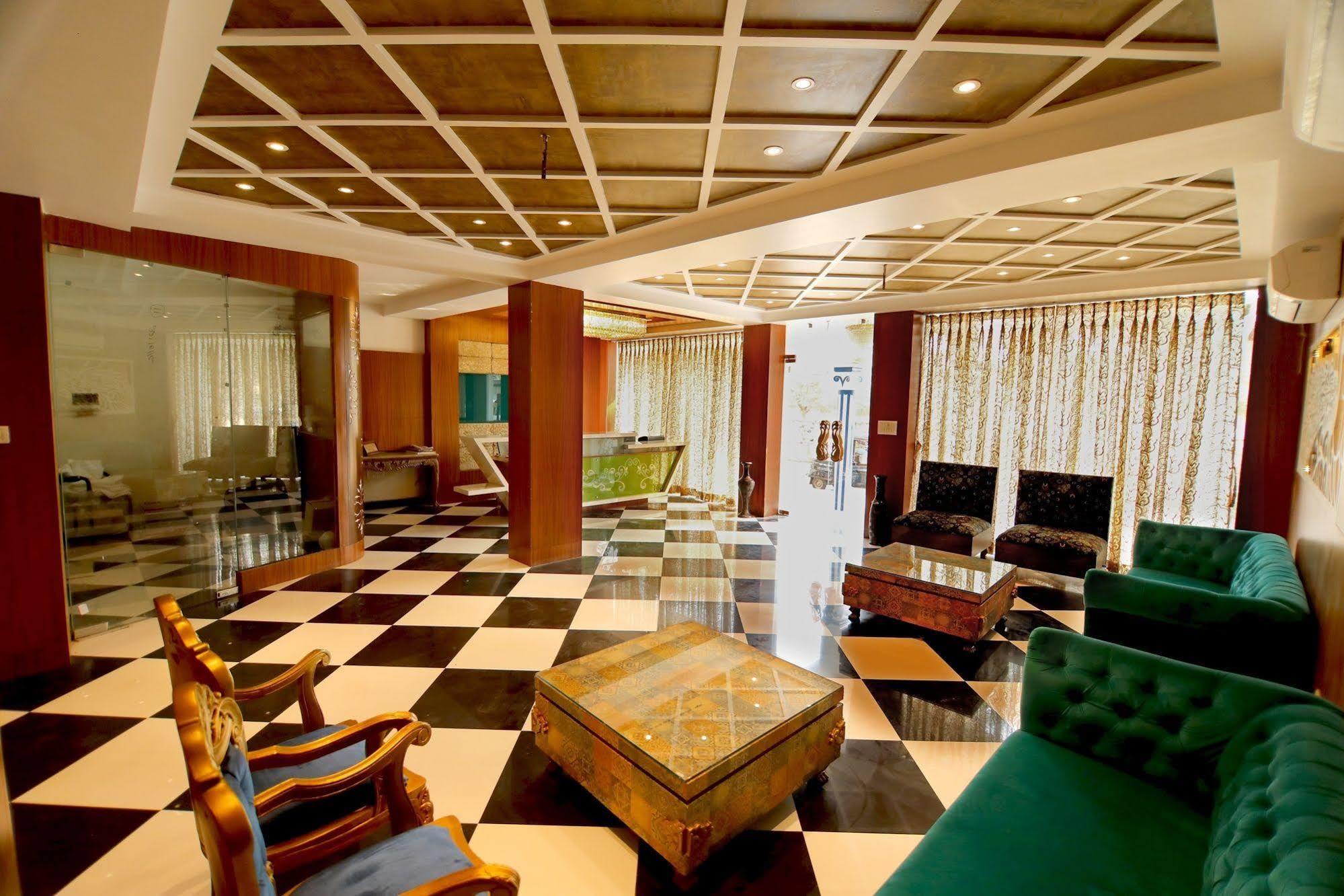 Fabhotel Prime Sarin Inn Heritage Varanasi Exterior photo