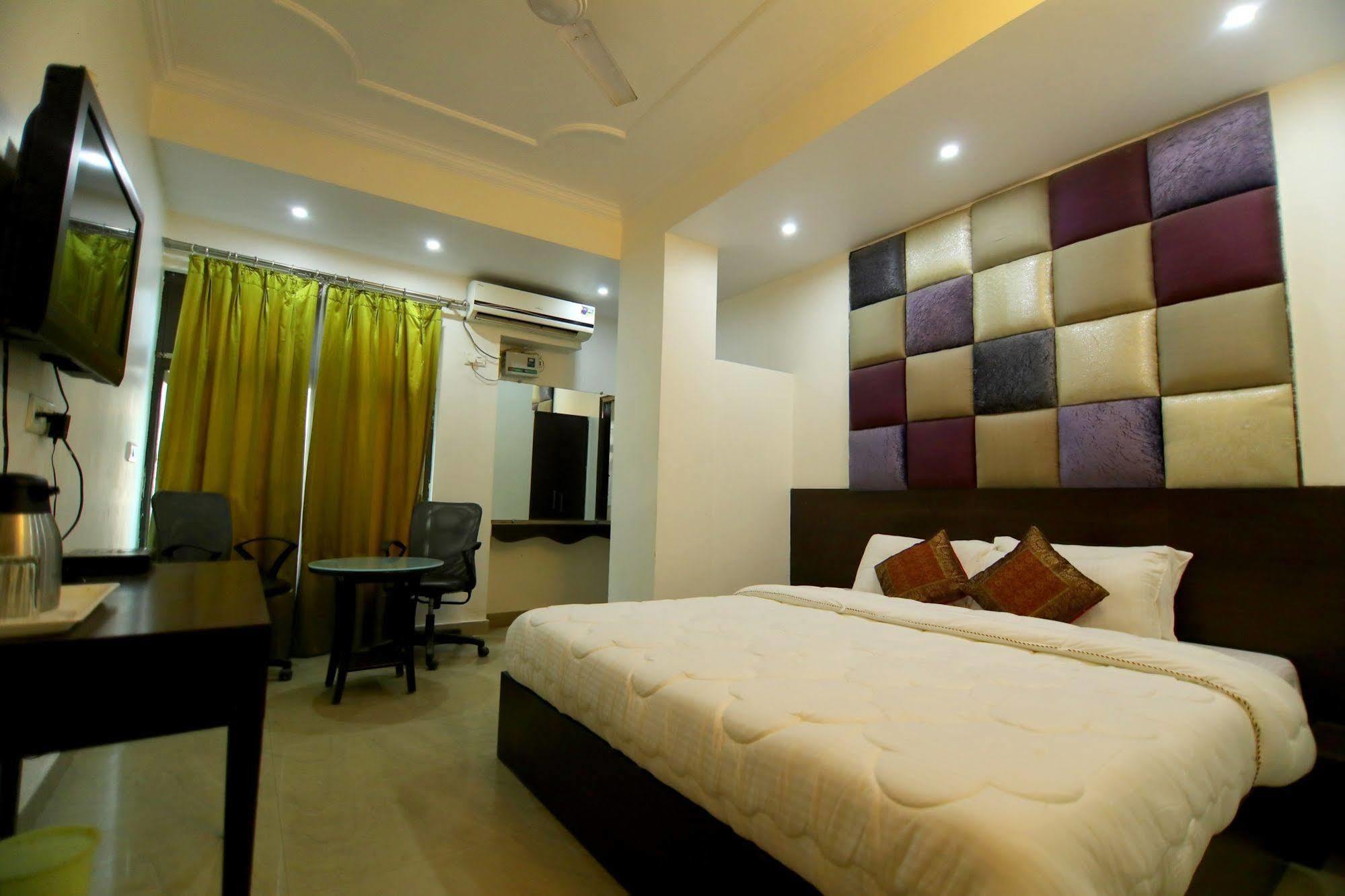 Fabhotel Prime Sarin Inn Heritage Varanasi Exterior photo