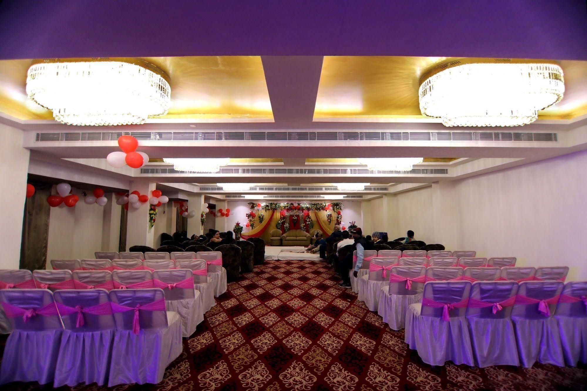 Fabhotel Prime Sarin Inn Heritage Varanasi Exterior photo