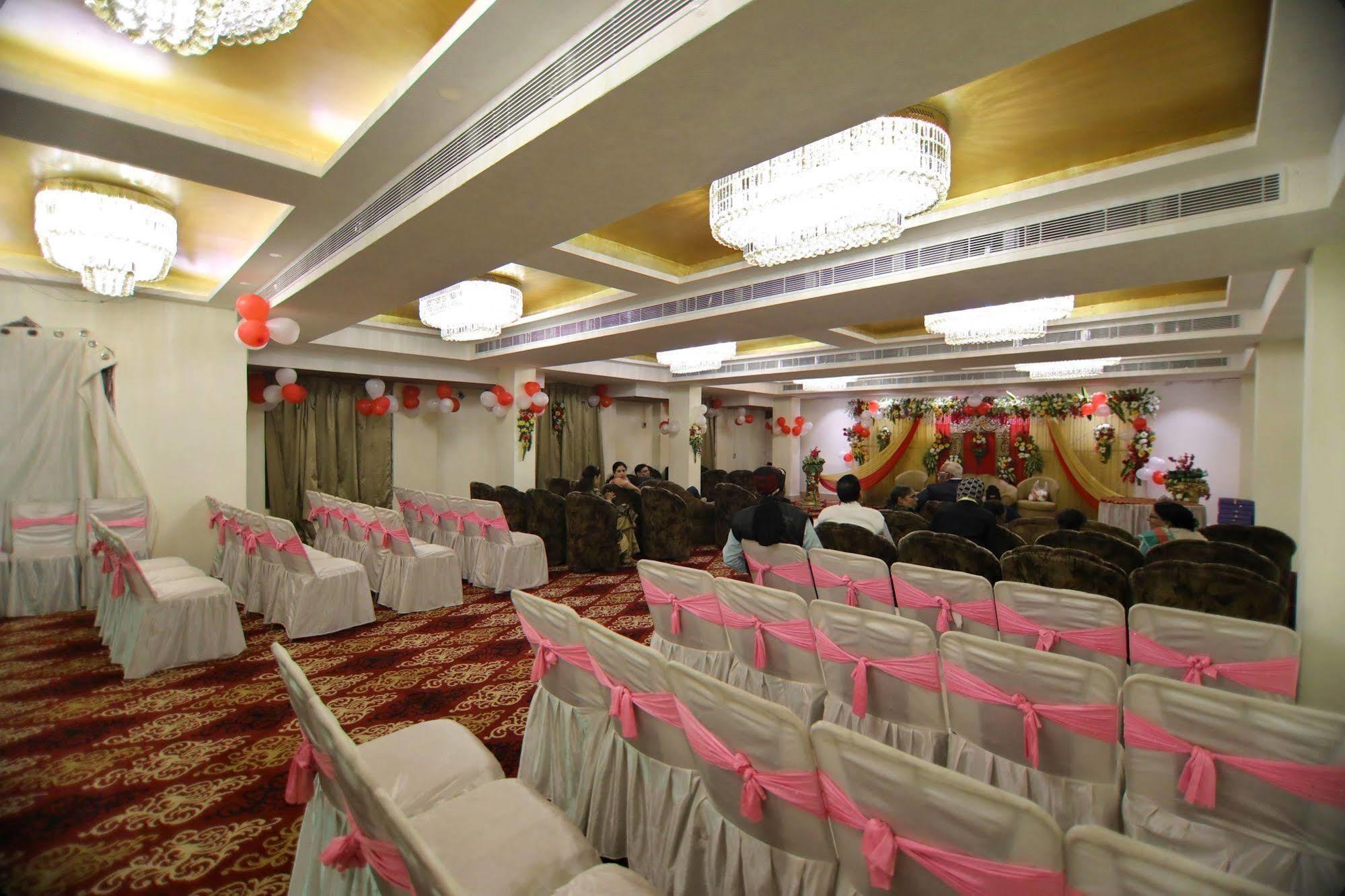 Fabhotel Prime Sarin Inn Heritage Varanasi Exterior photo